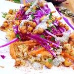 Assiette polychrome – Riz, pois chiche rôtis, chou rouge, carottes – Sauce aux graines de courge #vegan #sans gluten