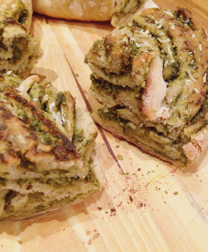 Pain torsadé au pesto