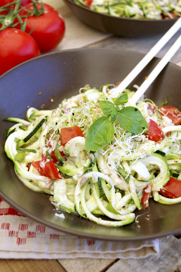 Spaghettis courgettes crues sauce cajou vegan végétalien